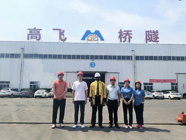 非洲客户到高飞股份参观考察