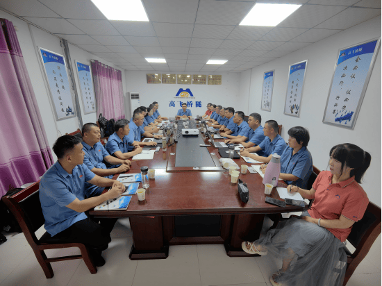 凝心聚力 力攀高峰!高飞股份销售部2025年上半年营销会议圆满召开! 凝心聚力 力攀高峰!高飞股份销售部2025年上半年营销会议圆满召开!