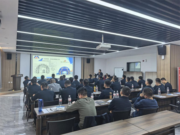 钢模台车参观交流